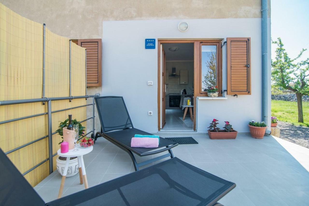 Apartment With Terrace In Filipana Marčana Εξωτερικό φωτογραφία